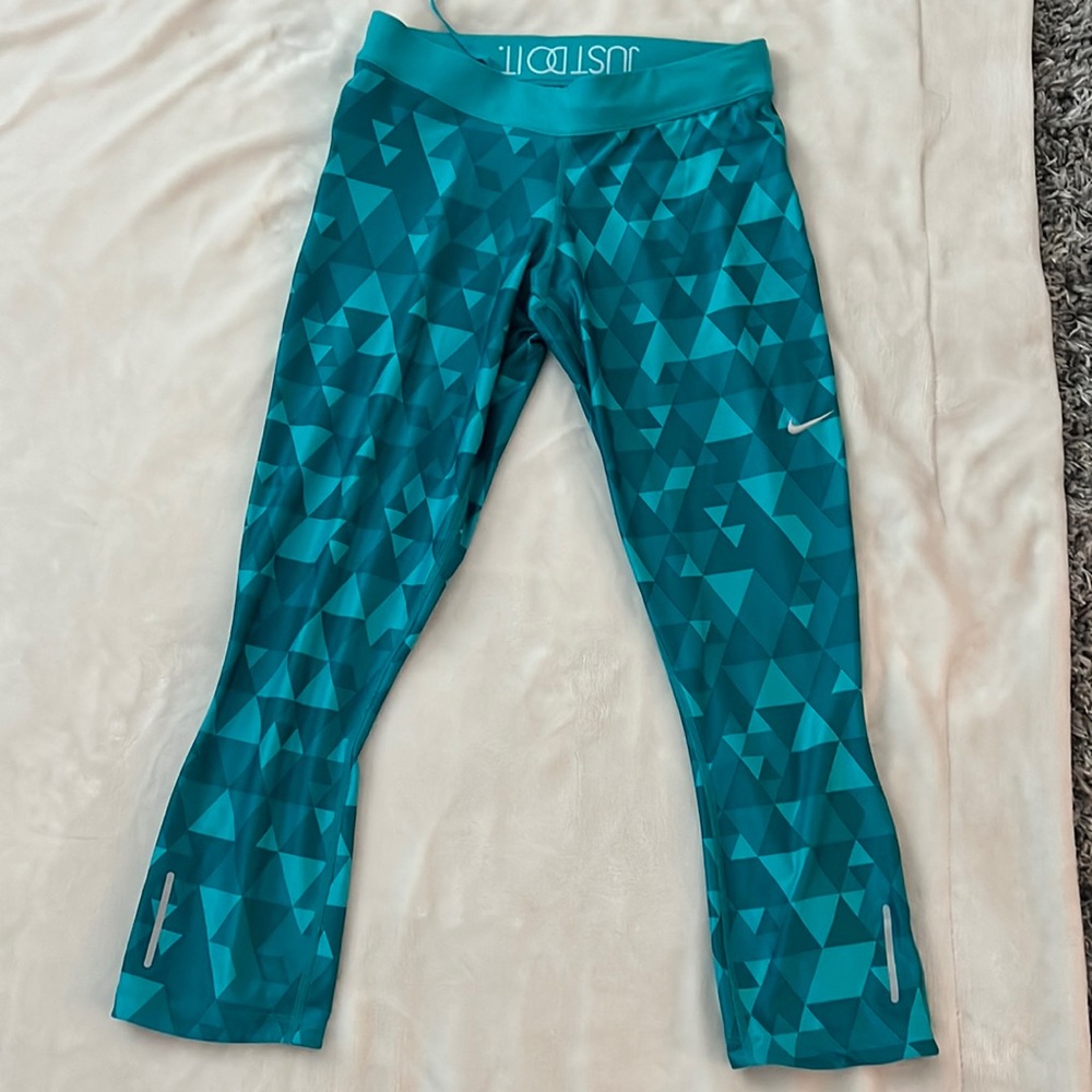 Nike women’s leggings/tights